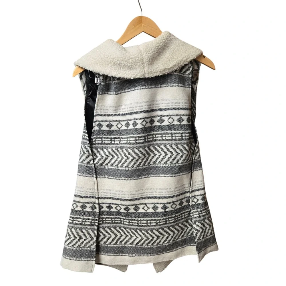 Me Jane Aztec Western‎ Vest Sherpa Collar Open Asymmetrical Wool Blend SMALL